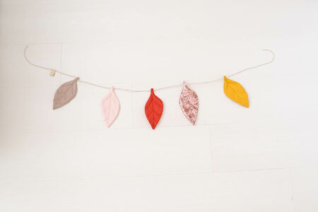 guirlande feuilles céleste-rose boho