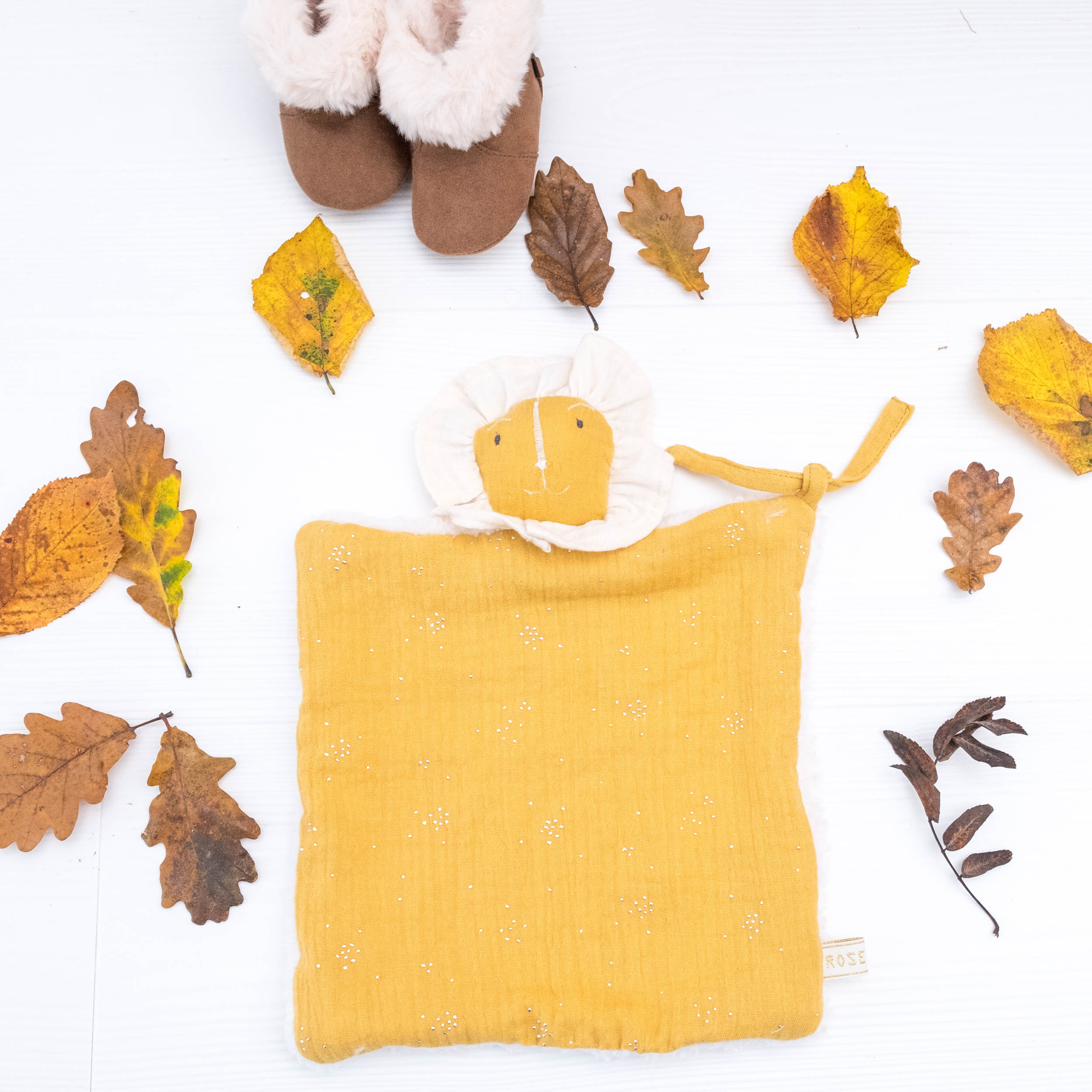 Doudou lion moutarde