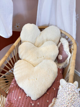 Coussin décoratif coeur moumoute