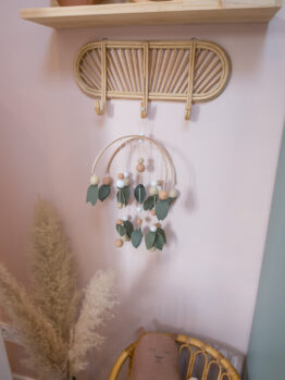 Mobile feuillage kaki boule beige et blanc - CALM FOR DREAMERS