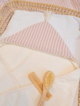 Cape de bain pompon bébé