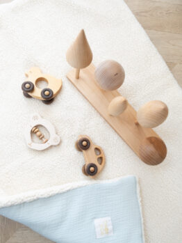 Jouet en bois à empiler artisanal