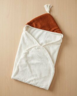 Cape de bain pompon Caramel